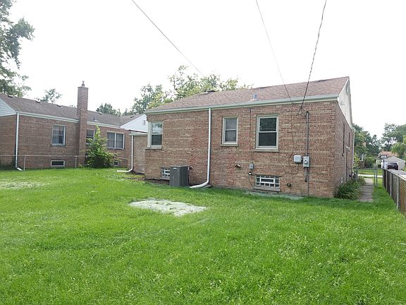4th image of 18637 Highland Ave