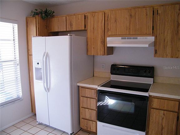 5th image of 1115 Thayer St