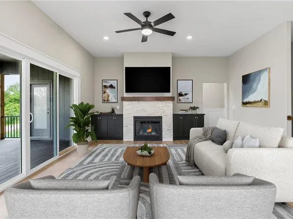 25446 W 91st Ter, Lenexa, KS 66227