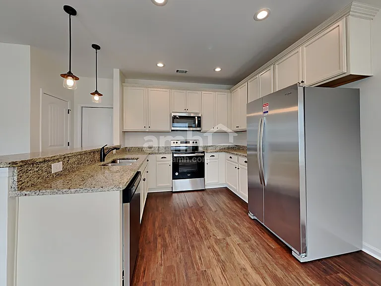 455 Sunbury Dr — Photo 3
