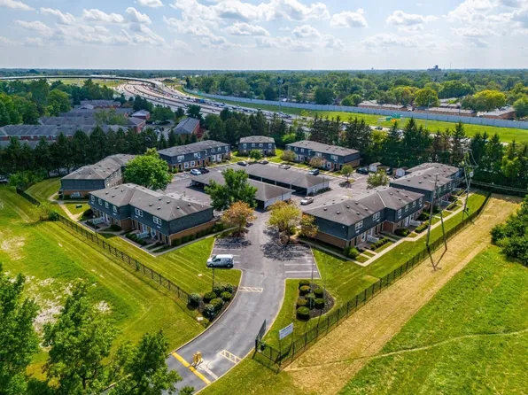 5596 Autumn Chase Dr, Columbus, OH 43232