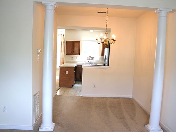 5th image of 2837 Queensland Dr