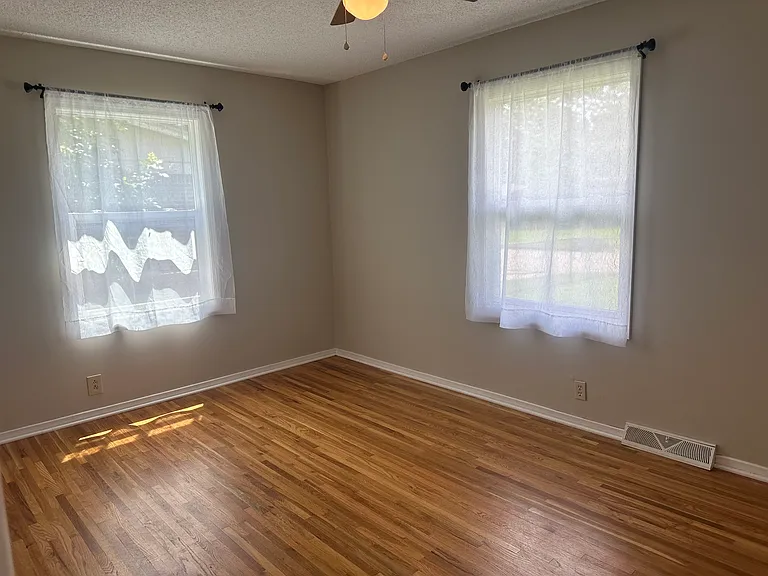 1308 E Alturas St — Photo 13