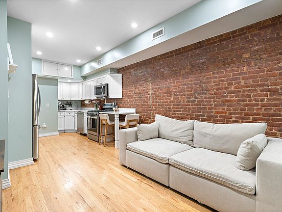 5th image of 815 Willow Ave APT 2R