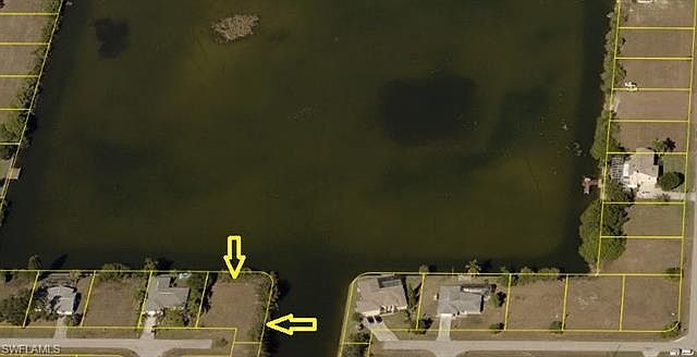 1st image of 301 NW 11th Ter