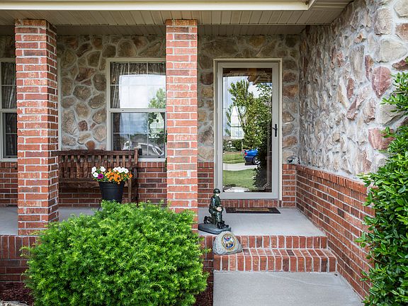 2nd image of 639 N Galileo Dr