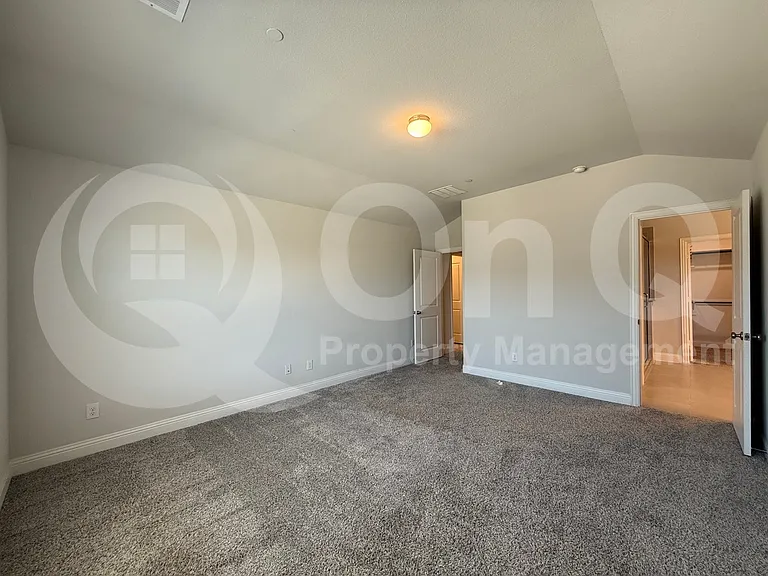 588 Hutchinson Ln — Photo 11