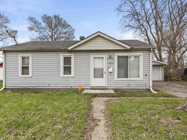 1609 177th Pl, Hammond, IN 46324