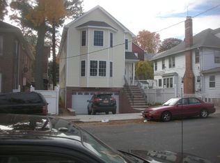 564 E 3rd St, Mount Vernon, NY 10553