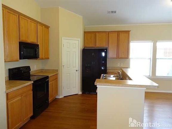 5th image of 2121 Michelle Creek Dr