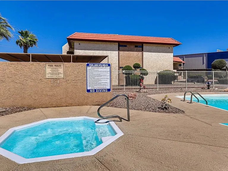 453 Lake Havasu Ave N #D — Photo 2