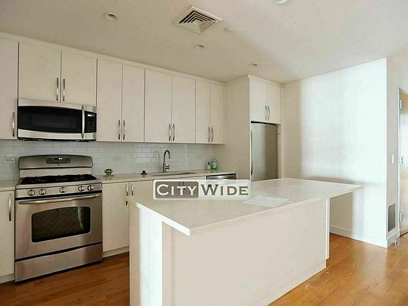 3rd image of 19 S William St #6