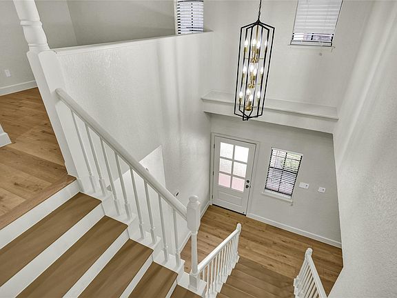 5th image of 55 Sweetleaf Ct