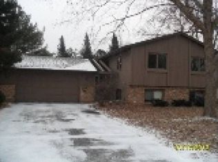 797 Sunset Dr, Eagan, MN 55123