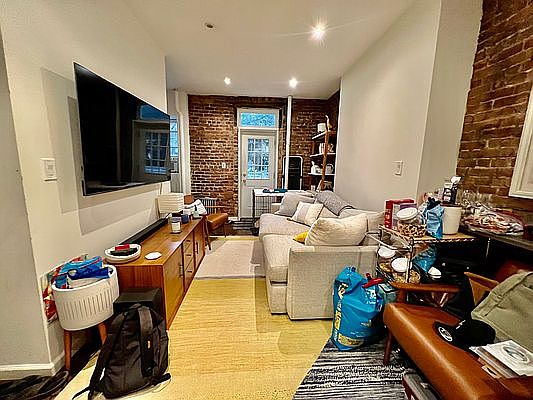 2nd image of 443 17th St APT 1