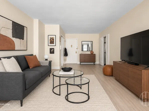 155 East 34th Street image 1 of 11