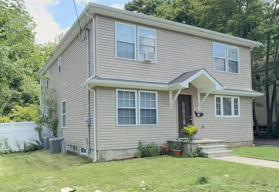 1st image of 15 William St