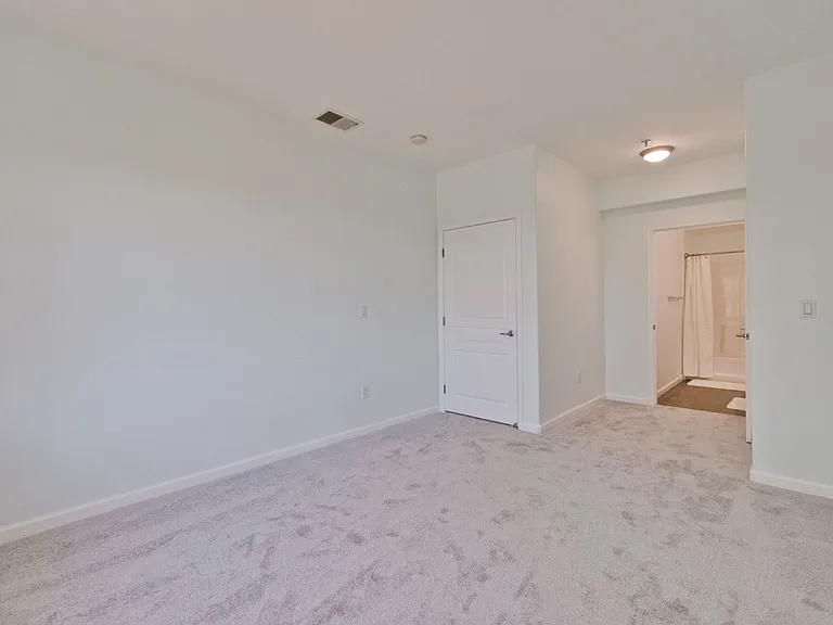 453 E Okeefe St #307 — Photo 32