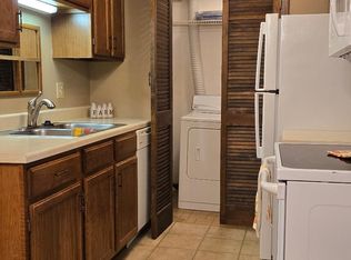 525 W H St APT 6, Swansea, IL 62226