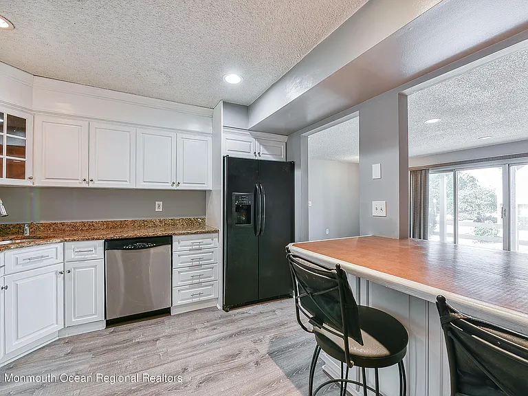 45 Tulip Ln — Photo 5