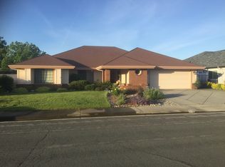 350 River Park Dr, Redding, CA 96003