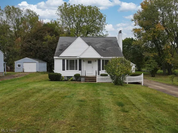 2105 Delaware Ave, Akron, OH 44312