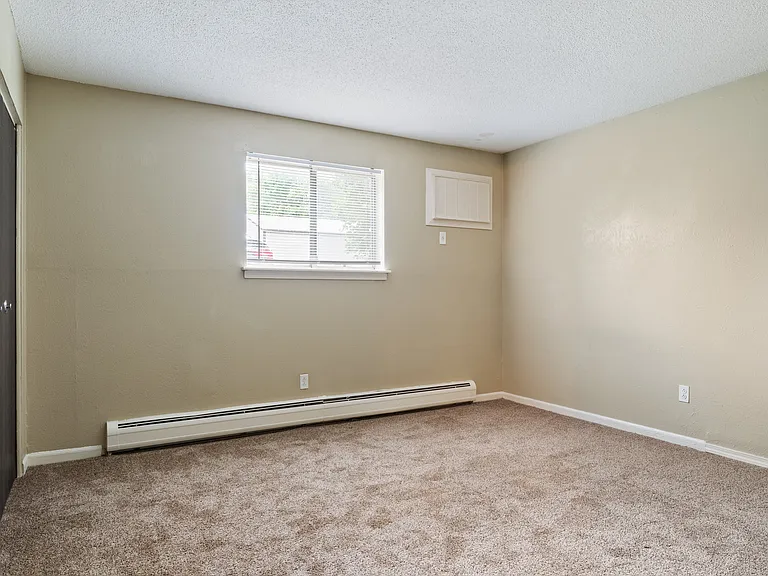 Sunnydale Estates Apartments — Photo 19
