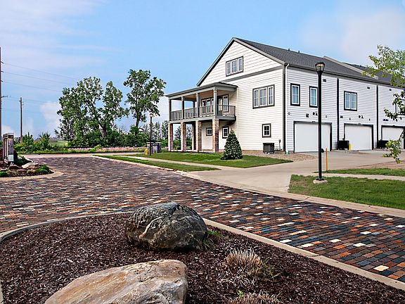 2nd image of 922 Whitwam Dr