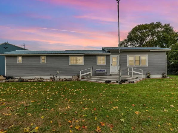 979 S Knight Rd, Bay City, MI 48708