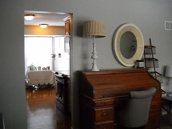 5th image of 2608 S Whitney Ave