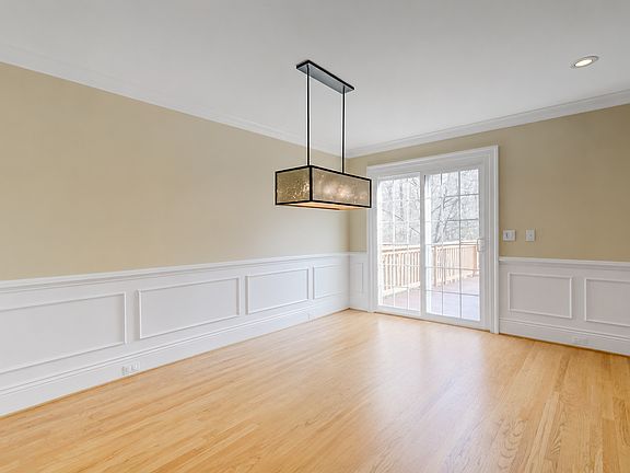 4th image of 715 Leister Dr