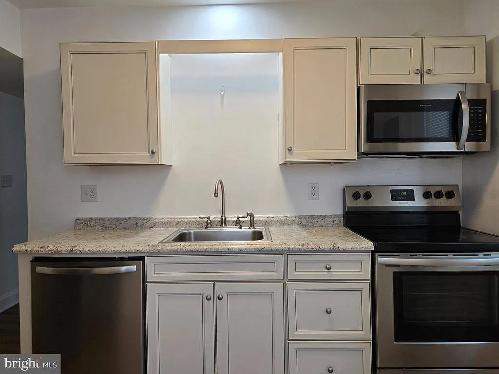 2 bed, 800 sqft, $1,450 — Photo 4