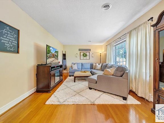 4th image of 420 Tanglewood Dr