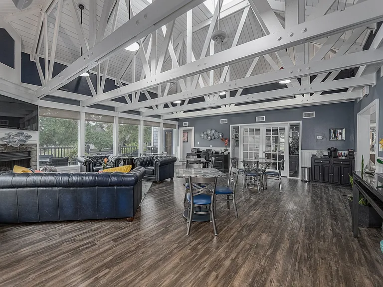Harpers Point Apartments* — Photo 40