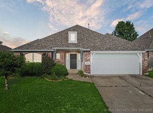 12523 S Cedar Pl, Jenks, OK 74037