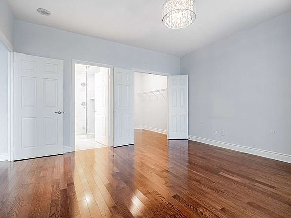 5th image of 250 Wellington St W Penthouse 36