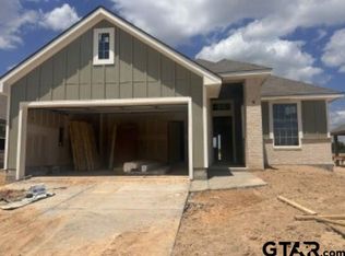 16033 Sir Barton Dr, Lindale, TX 75771