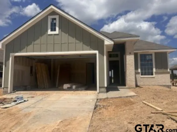 16033 Sir Barton Dr, Lindale, TX 75771