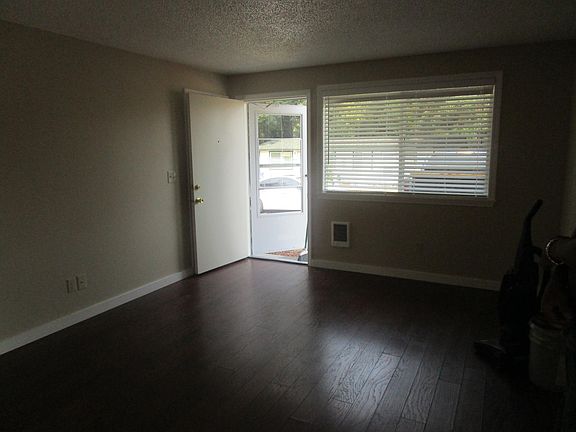 2nd image of 405 104th Street Ct S