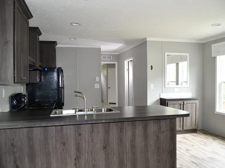 122 Willow Dr — Photo 5