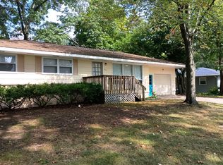 825 River St, Spring Lake, MI 49456