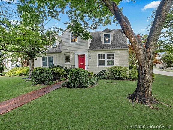 2nd image of 2502 S Columbia Pl