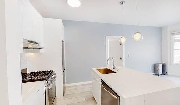 2nd image of 940 Hayes St #15