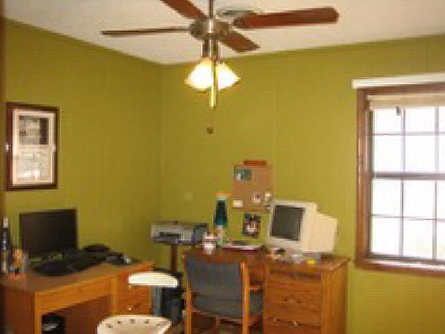 2nd image of 835 Gary Lane Rd