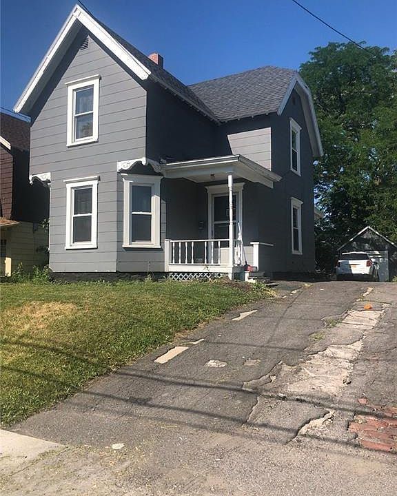 1st image of 1355 Oak St