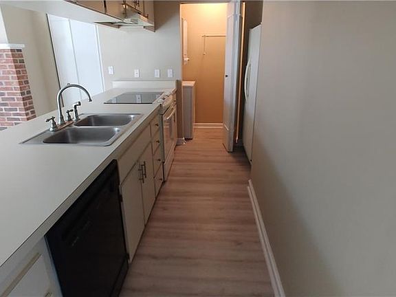 3rd image of 1621 NE 2nd St APT 102