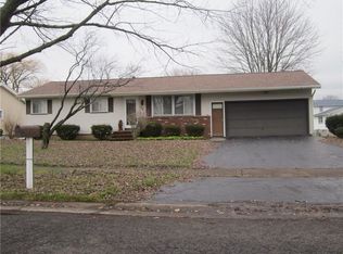 28 Monaco Dr, Rochester, NY 14624