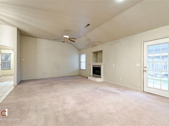 4th image of 1007 Sunrise Cir