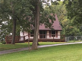 15670 E Lake Shore Dr N, Hope, IN 47246