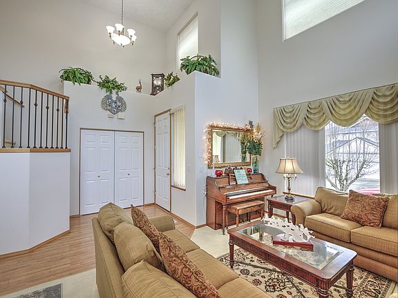 3rd image of 3627 SE 176th Ave